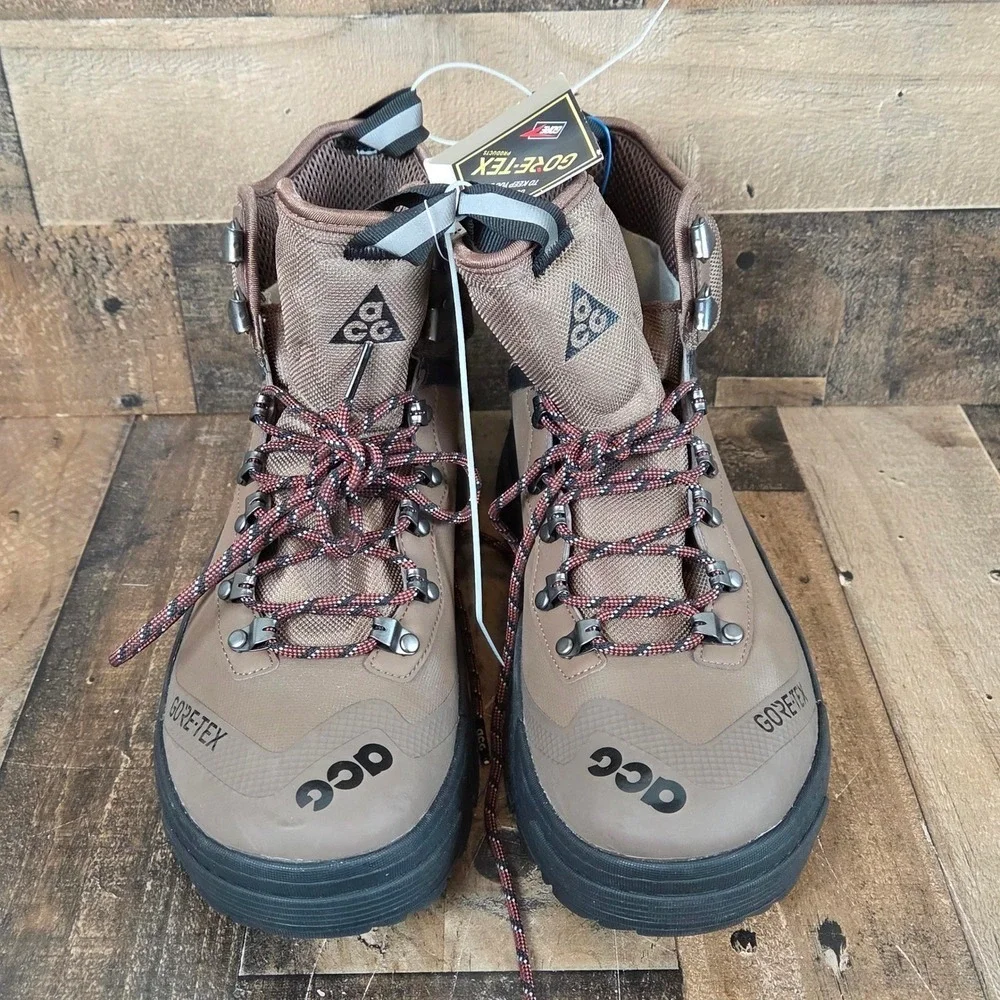 Nike ACG new tags